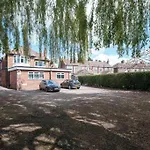 Oyo The Pickering Park Hotel